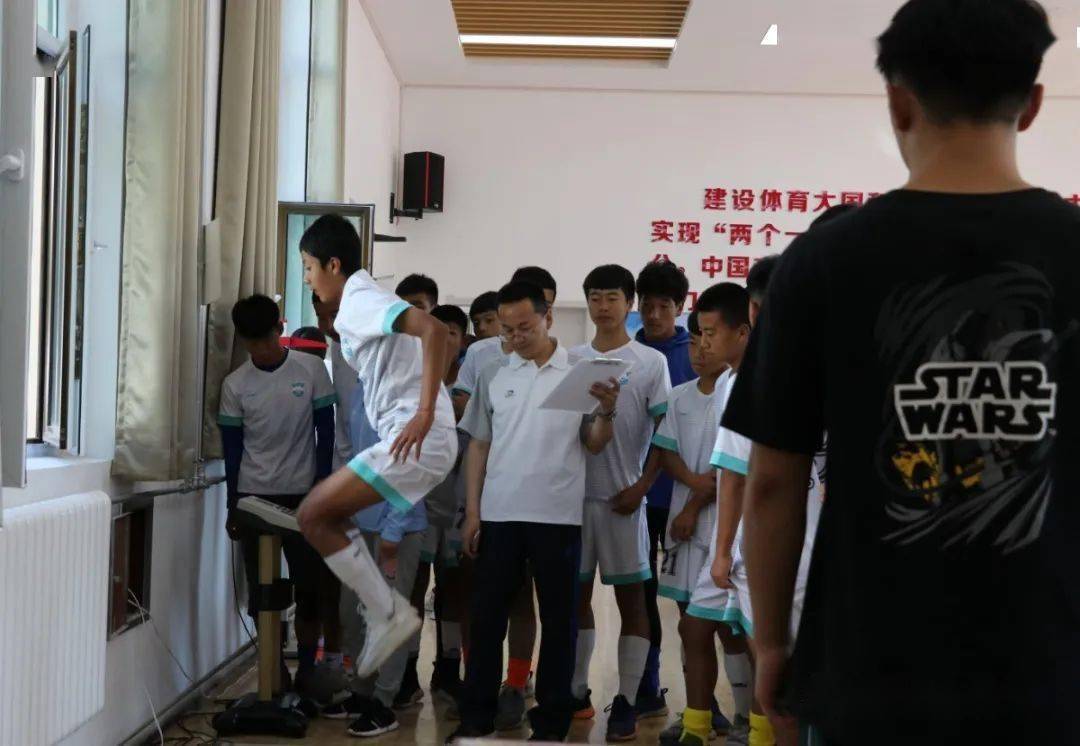 青海省足球协会对青海省青少年足球训练中心U系列精英梯队队员举行摸底测试_十大外围足球平台app手机版(图7)
青海省足球协会对青海省青少年足球训练中心U系列精英梯队队员举行摸底测试_十大外围足球平台app手机版(图7)